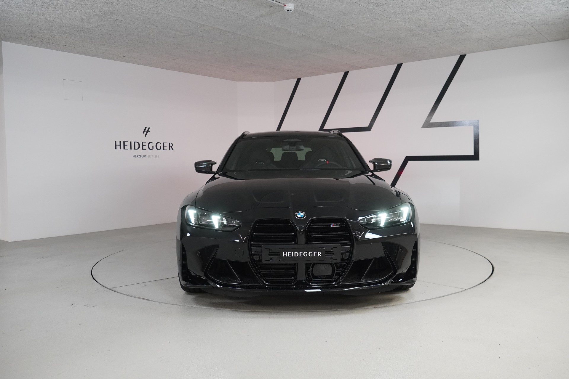 BMW M3 Touring xDrive Competition M-image-1