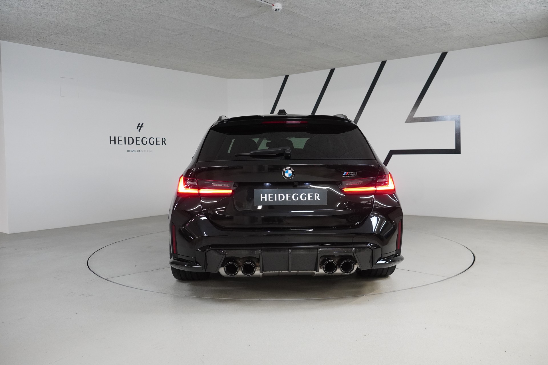 BMW M3 Touring xDrive Competition M-image-5