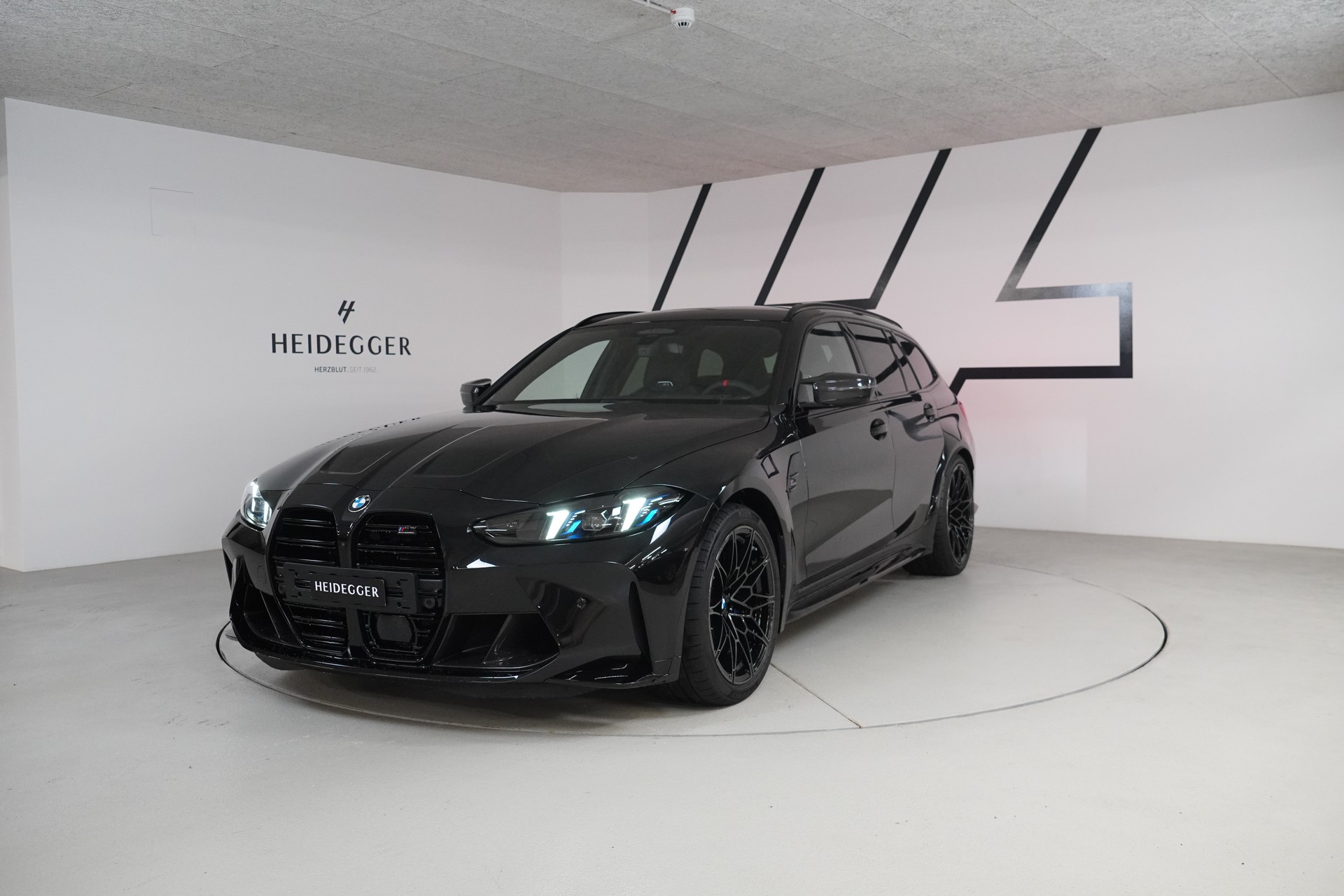 BMW M3 Touring xDrive Competition M-image-0