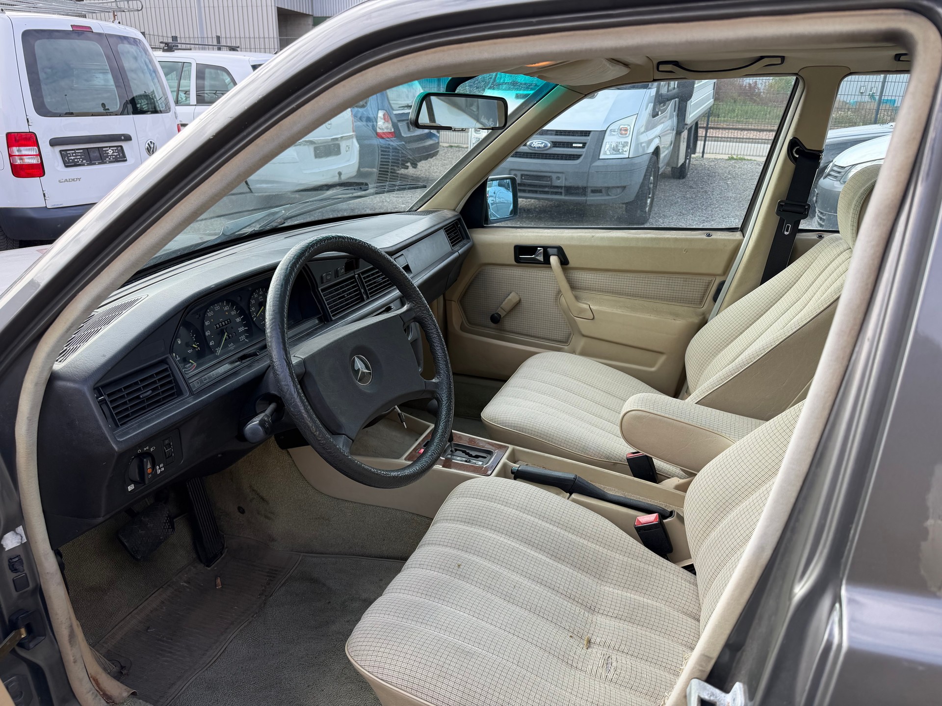 MERCEDES-BENZ 190 E 2.0-image-13
