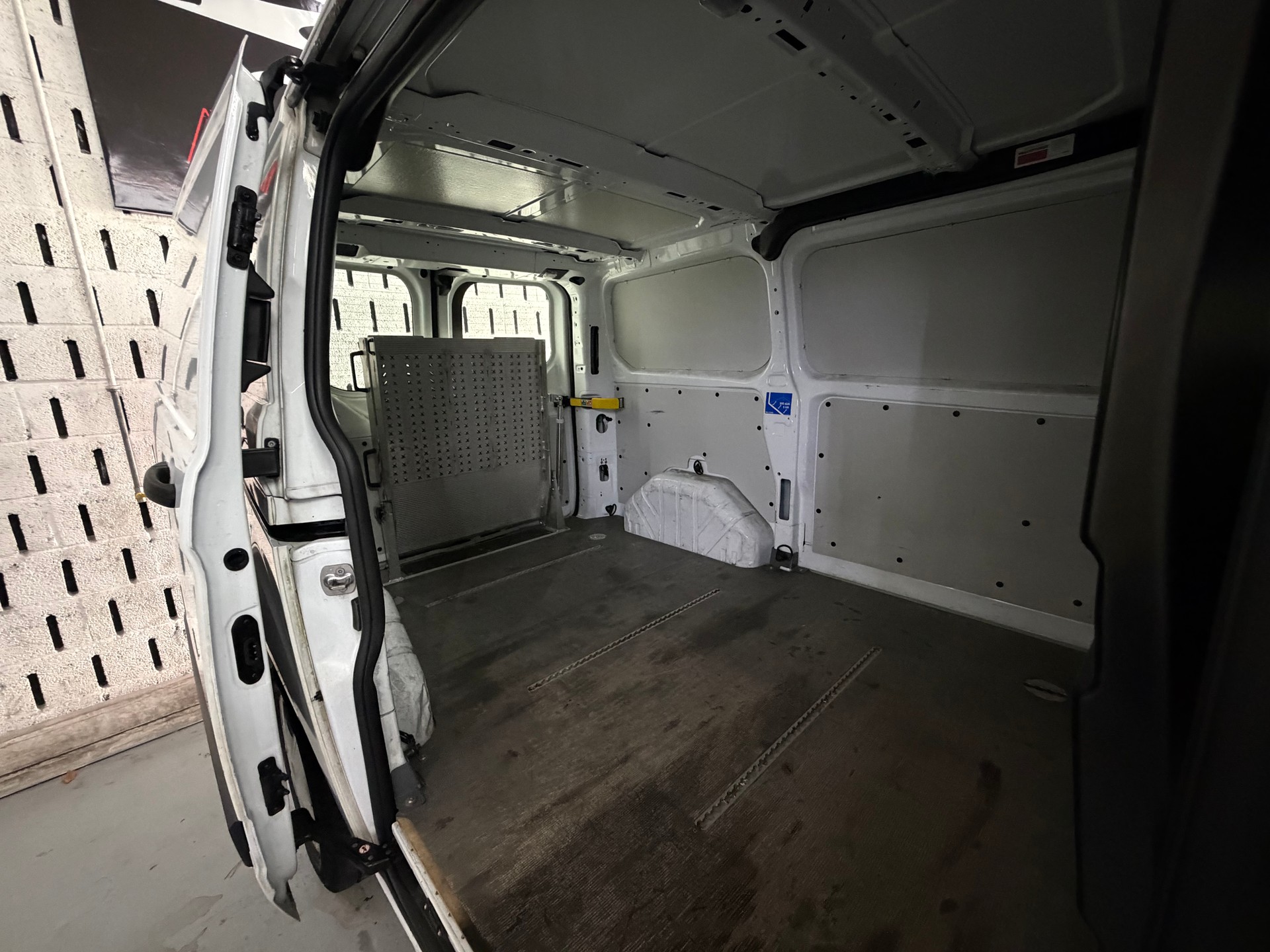 FORD Transit Custom Van 300 L1H1 Trend A-image-4
