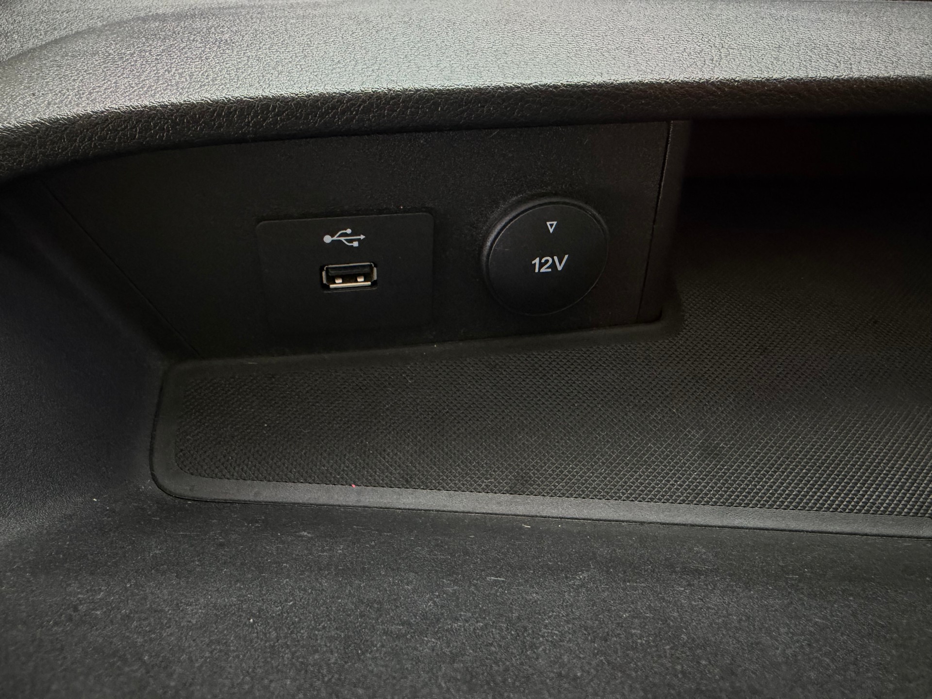 FORD Transit Custom Van 300 L1H1 Trend A-image-11