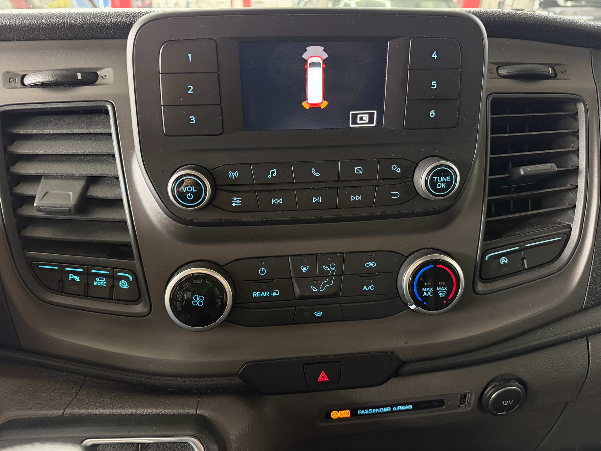 FORD Transit Custom Van 300 L1H1 Trend A-image-9