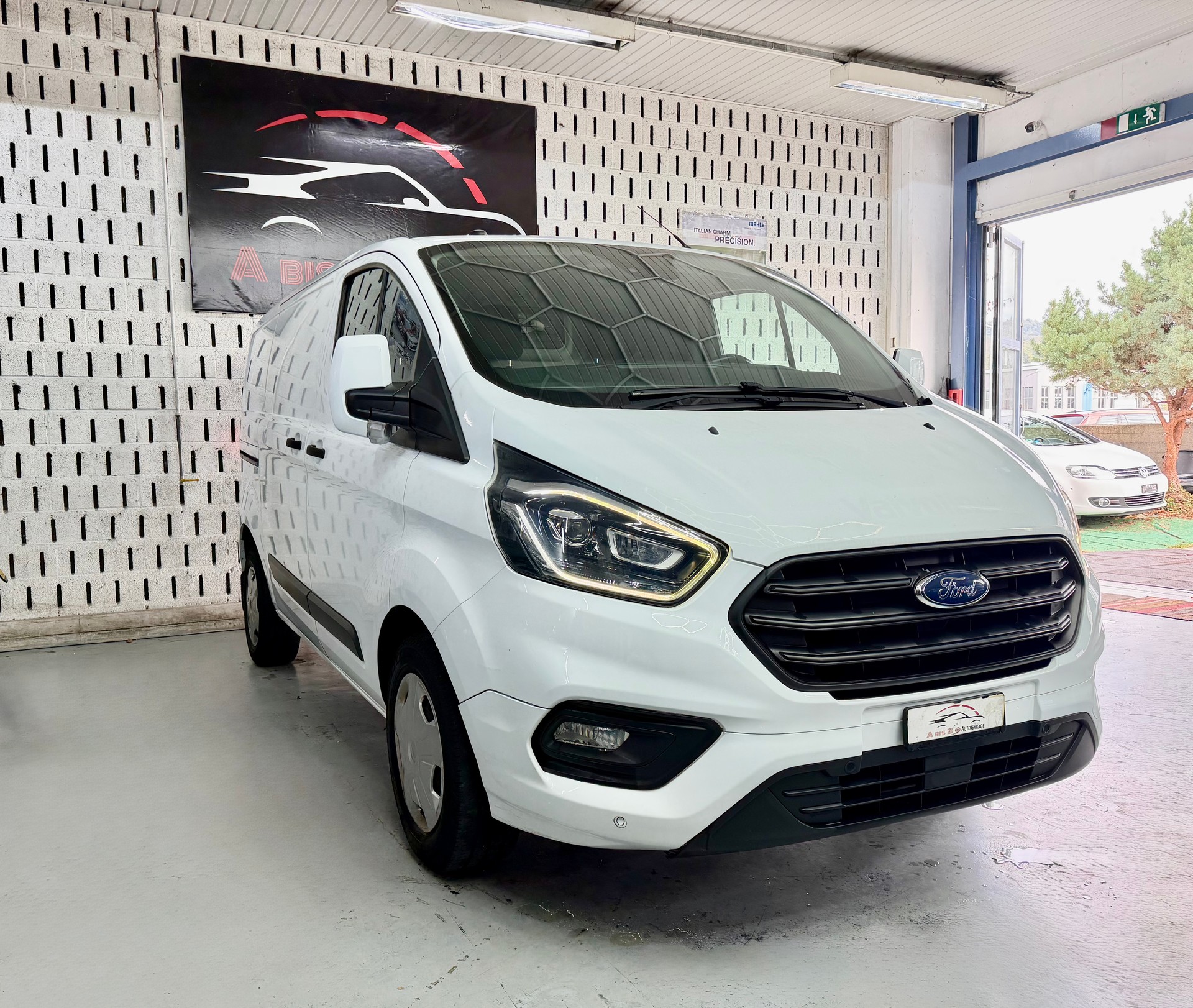 FORD Transit Custom Van 300 L1H1 Trend A-image-2