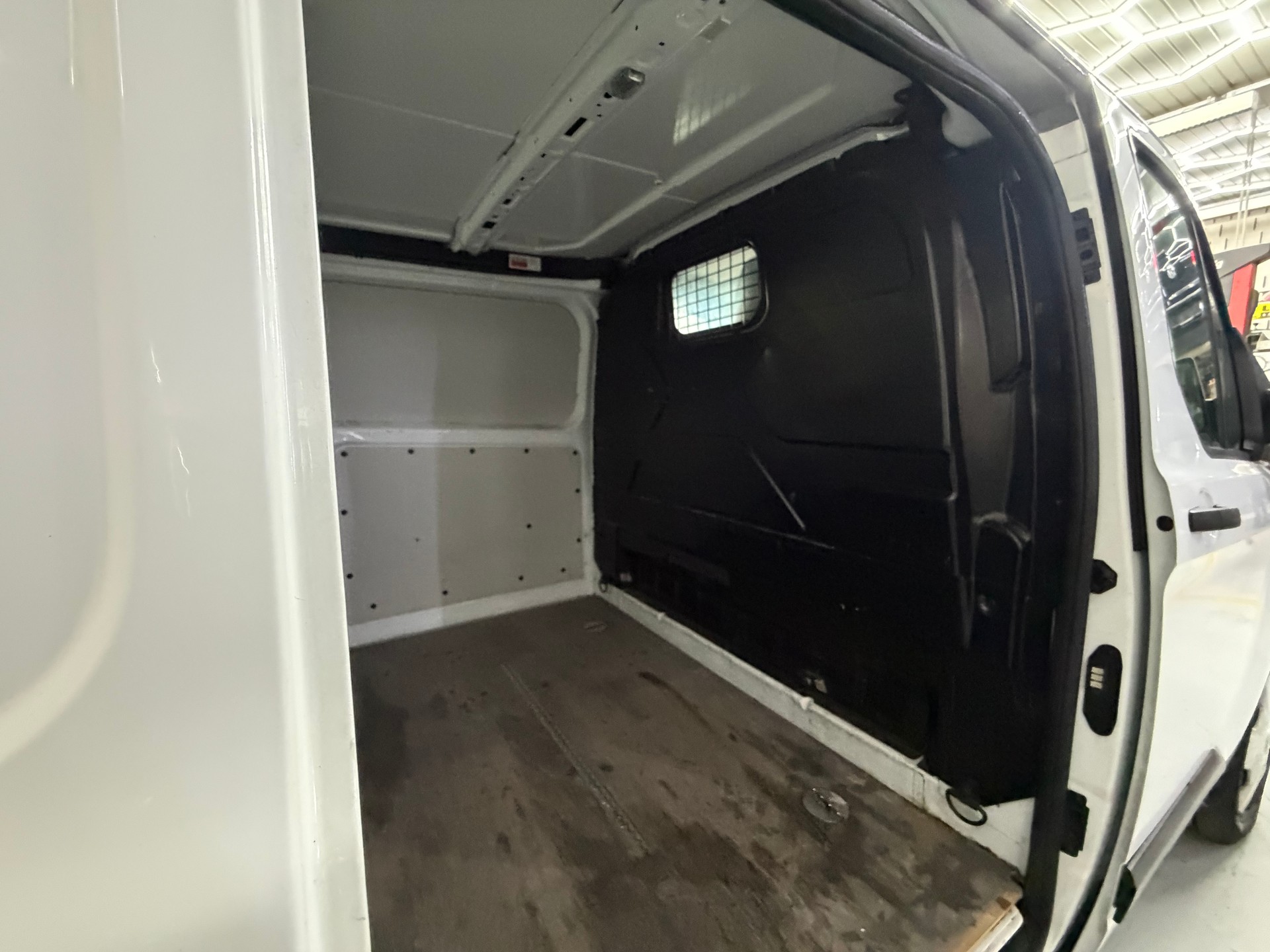 FORD Transit Custom Van 300 L1H1 Trend A-image-5