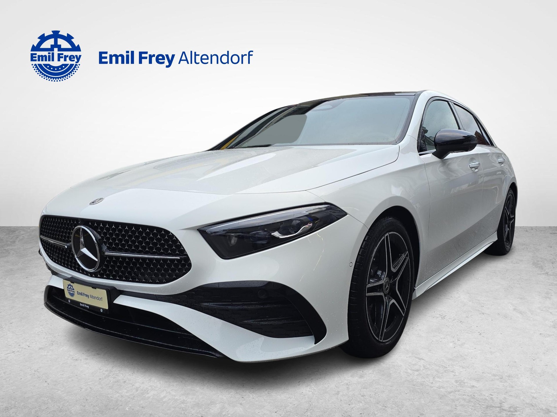 MERCEDES-BENZ A 220 4MATIC AMG Line-image-0
