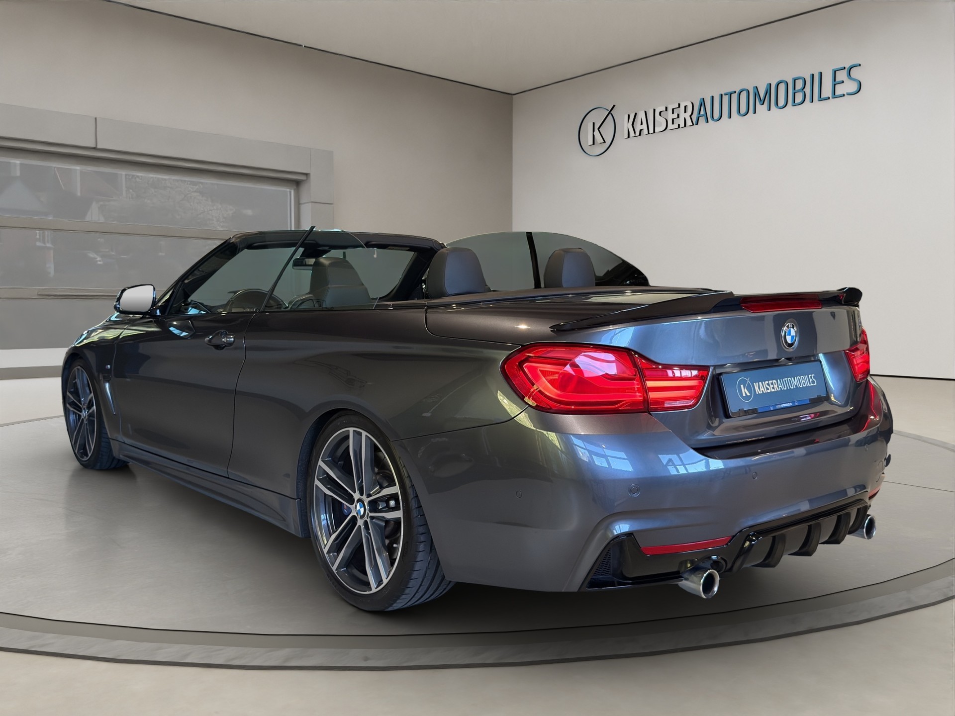 BMW 440i Cabriolet xDrive M Sport Steptronic-image-2