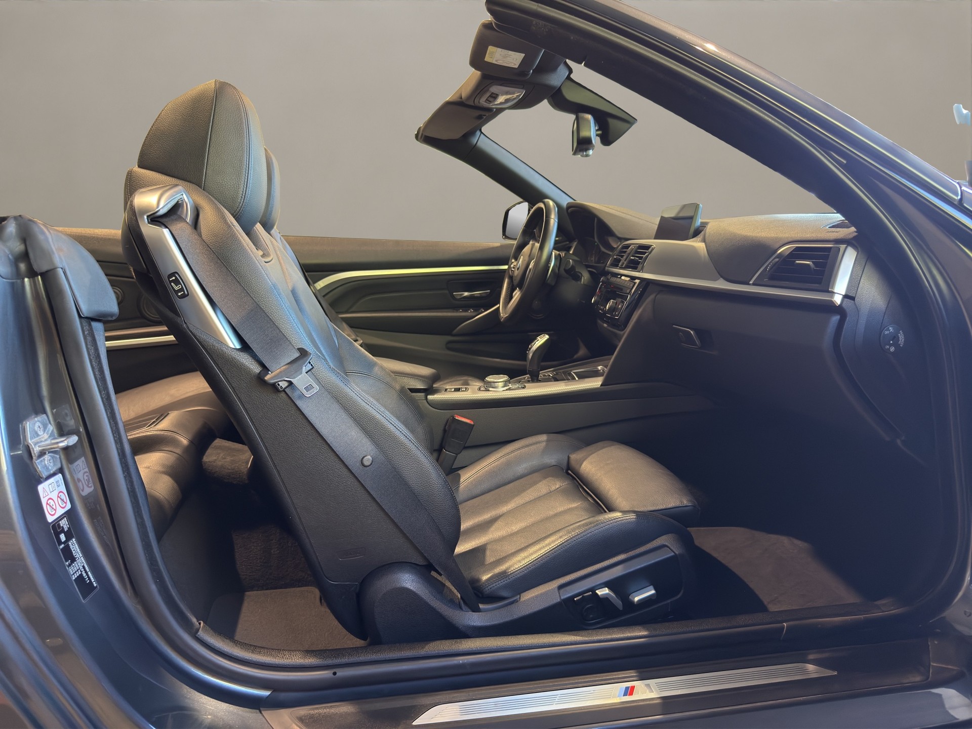 BMW 440i Cabriolet xDrive M Sport Steptronic-image-29