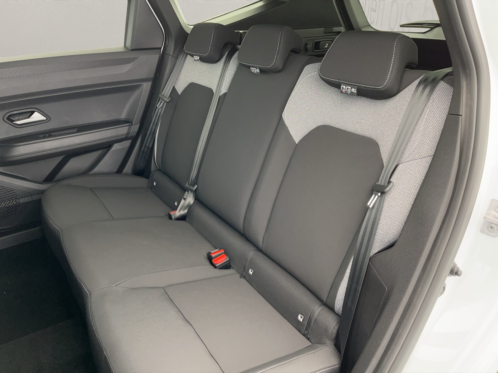 DACIA Bigster 1.8 Hybrid Journey-image-16