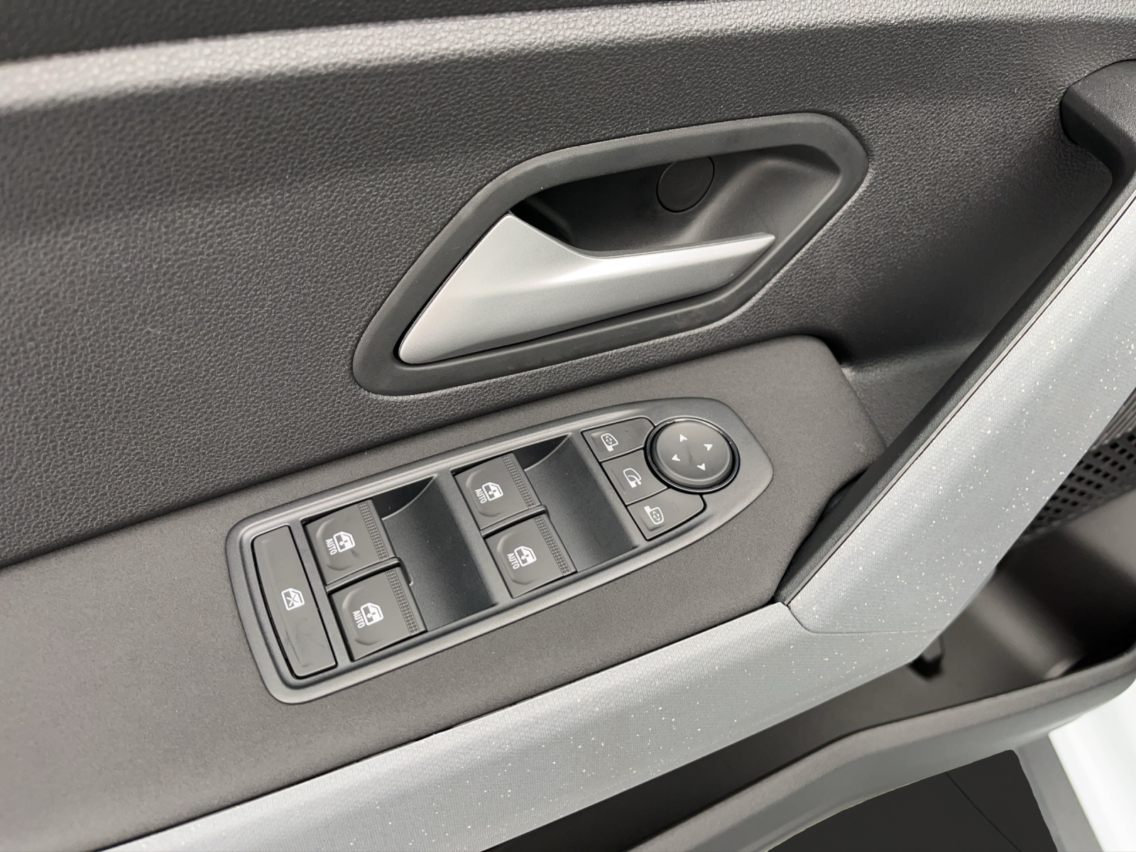 DACIA Bigster 1.8 Hybrid Journey-image-12