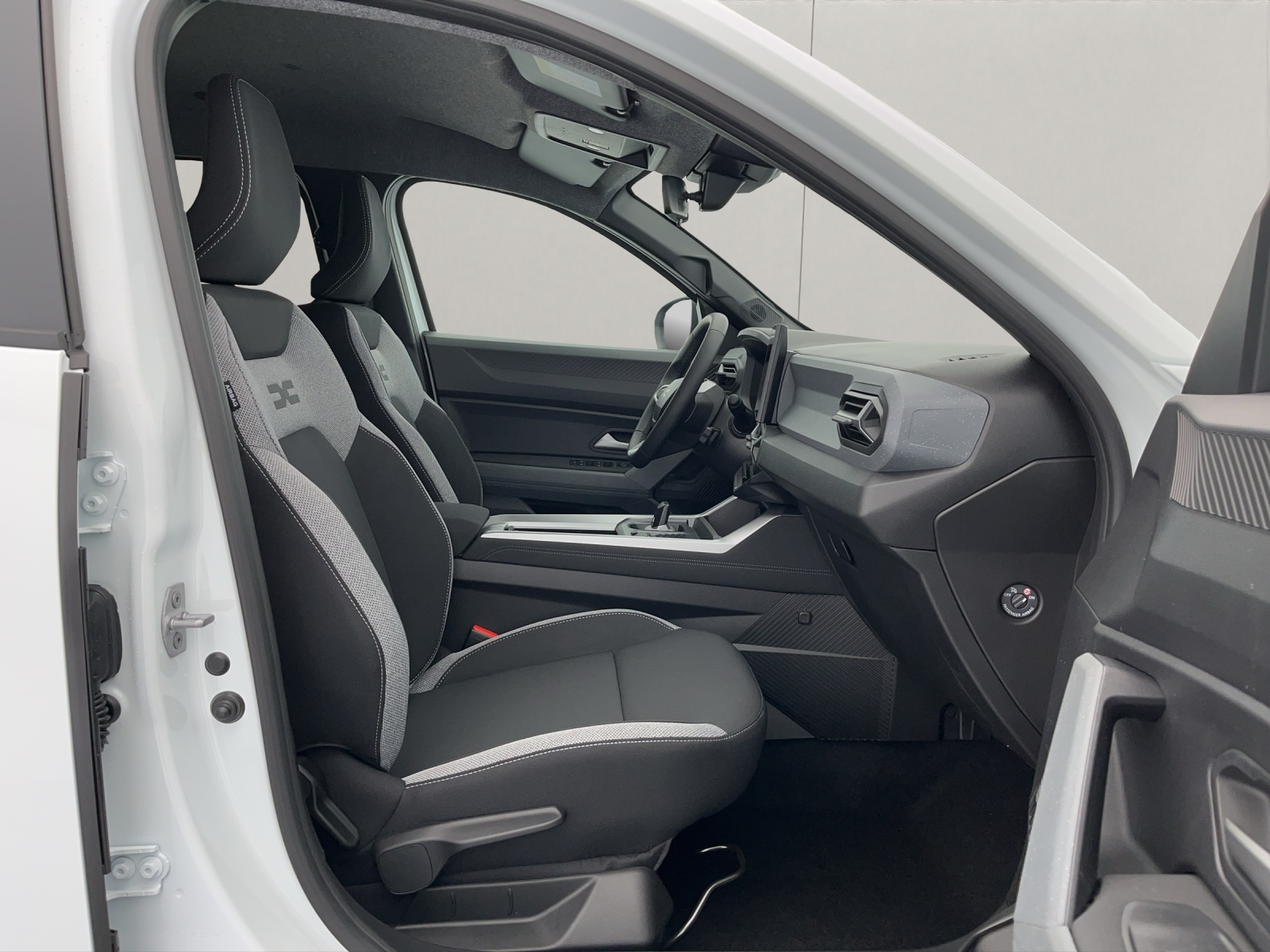 DACIA Bigster 1.8 Hybrid Journey-image-15