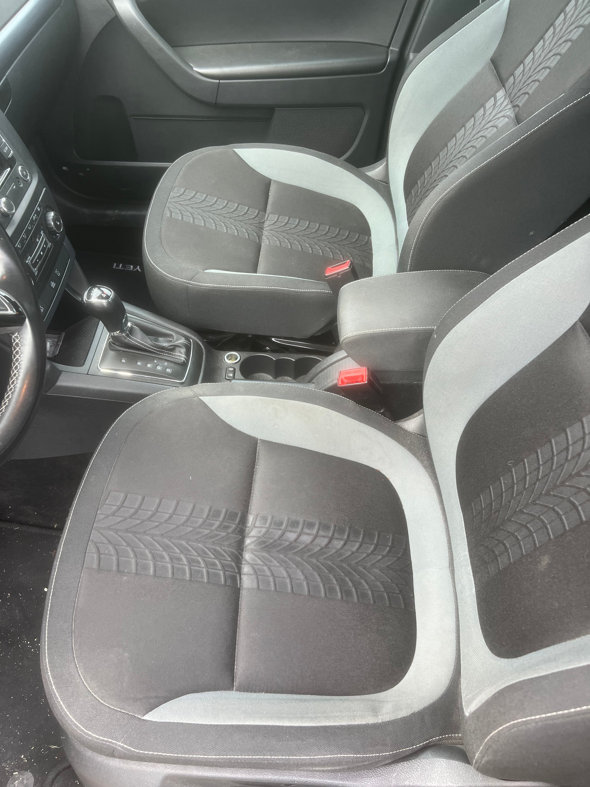 SKODA Yeti 1.8 TSI Elegance Outdoor 4x4 DSG-image-9