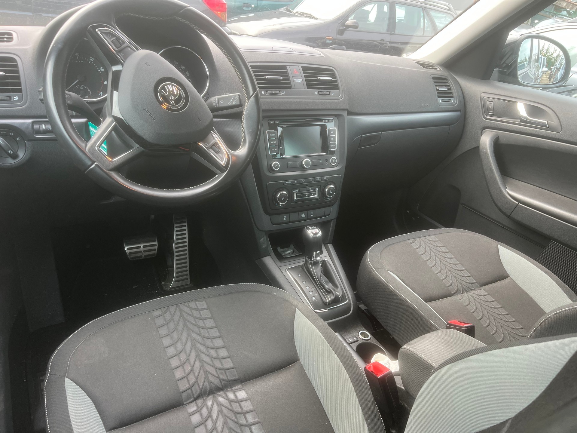 SKODA Yeti 1.8 TSI Elegance Outdoor 4x4 DSG-image-1