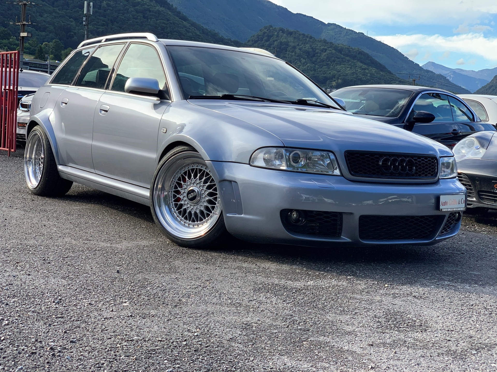 AUDI RS4 Avant quattro-image-1