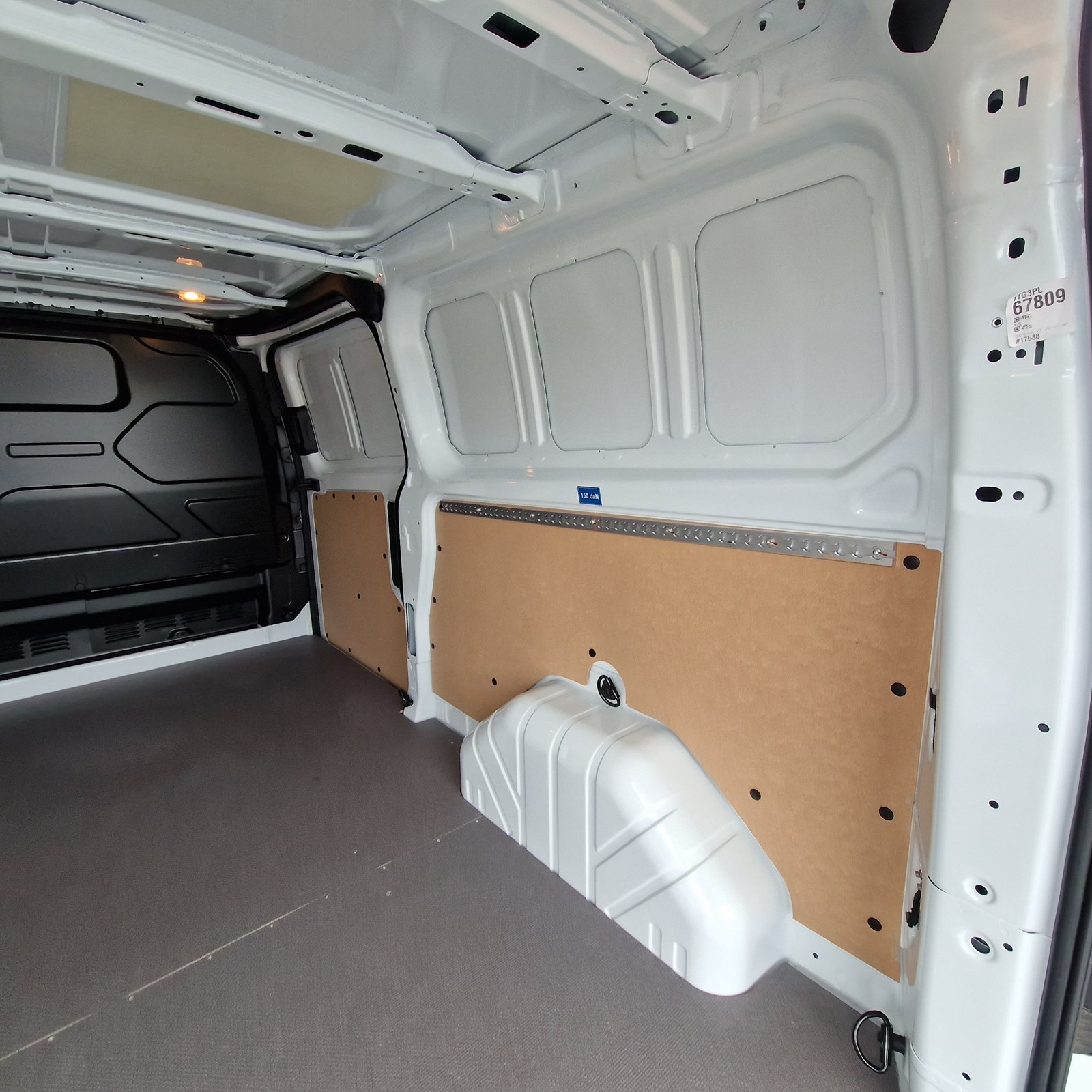 FORD Transit Custom Van 300 L2H1 Limited A-image-16