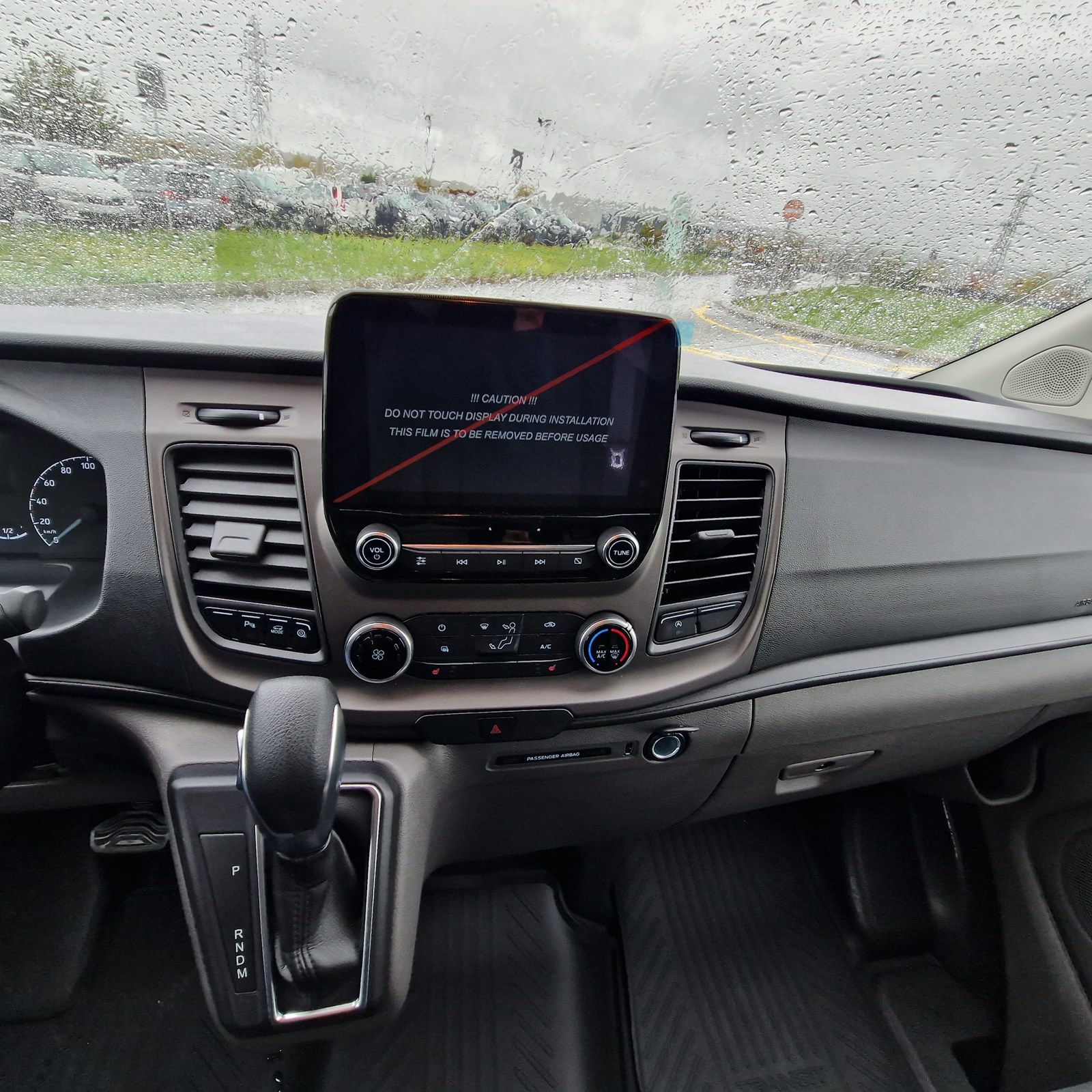 FORD Transit Custom Van 300 L2H1 Limited A-image-2