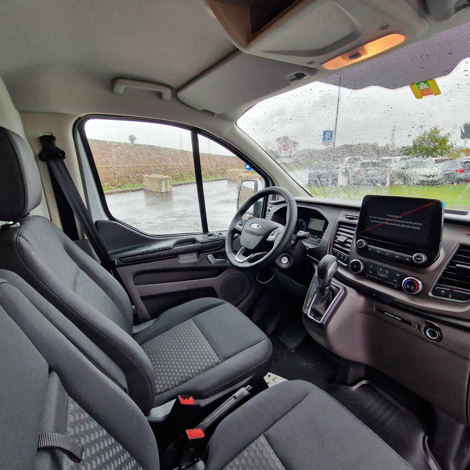 FORD Transit Custom Van 300 L2H1 Limited A-image-26