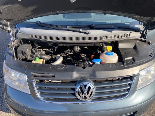 VW T5 Multivan Comfortline 2.5 TDI-image-14
