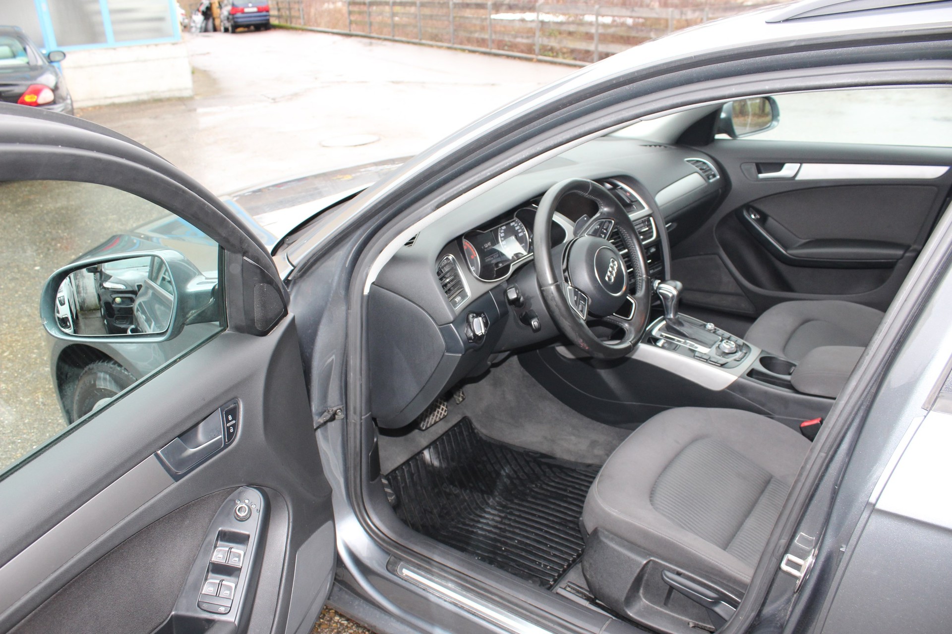 AUDI A4 Avant 2.0 TDI multitronic-image-6
