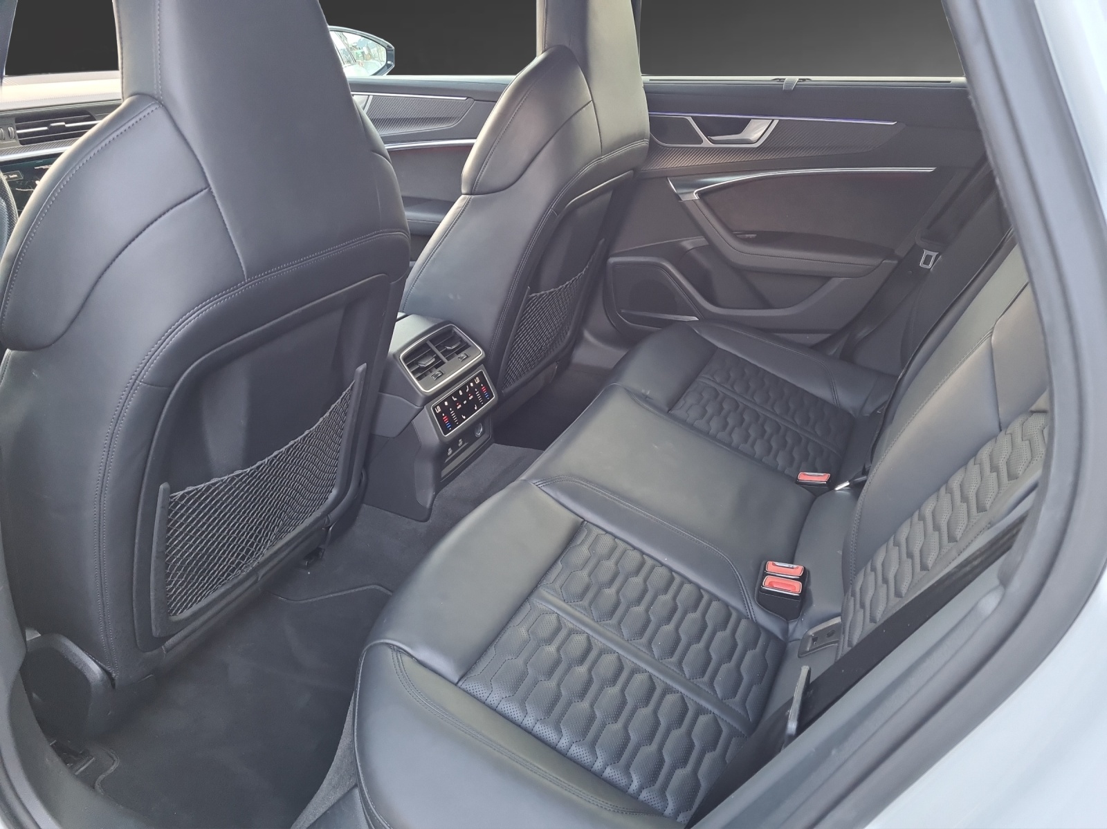 AUDI RS6 Avant 4.0 TFSI V8 quattro-image-6