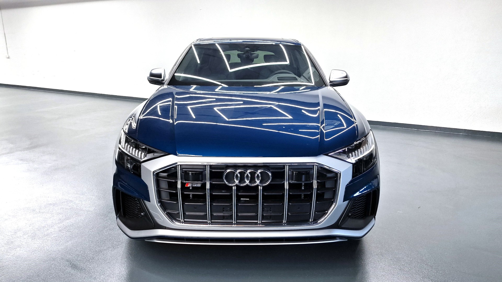 AUDI SQ8 4.0 V8 TFSI quattro T-Tronic-image-3