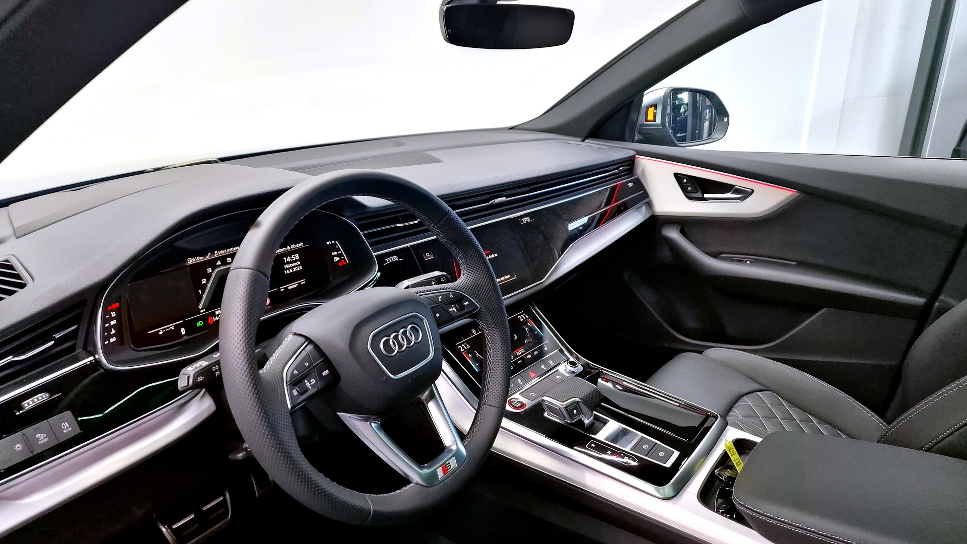 AUDI SQ8 4.0 V8 TFSI quattro T-Tronic-image-9