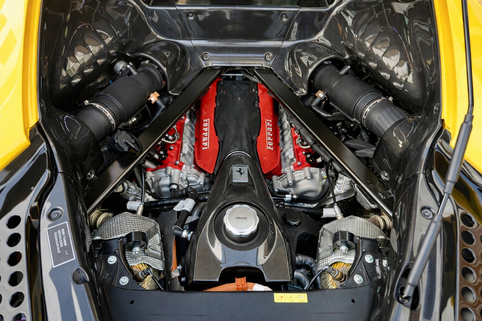 FERRARI SF90 Stradale Assetto Fiorano-image-13