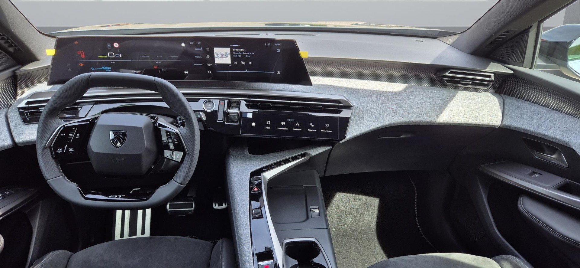 PEUGEOT 5008 e-GT-image-9