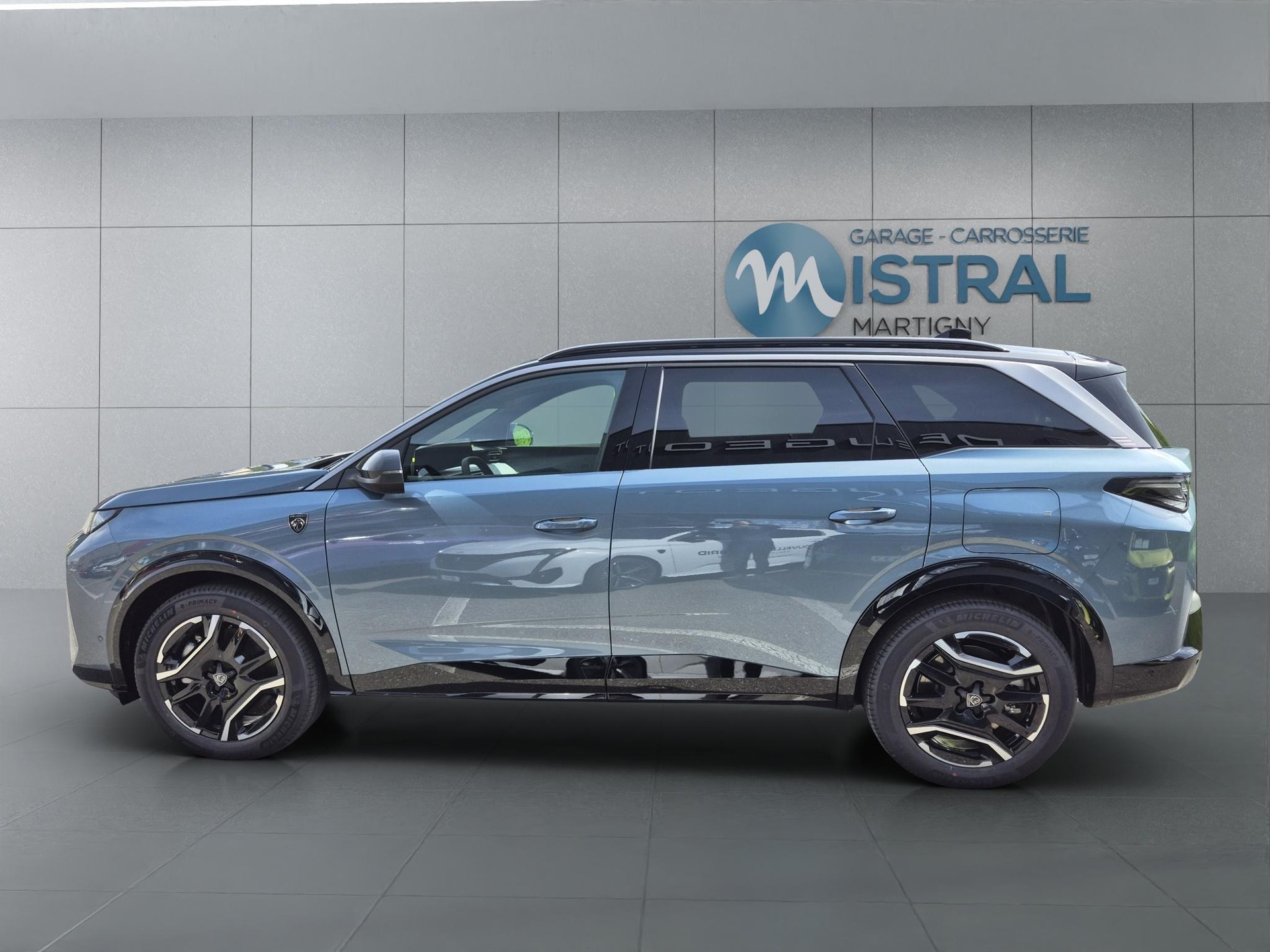 PEUGEOT 5008 e-GT-image-1
