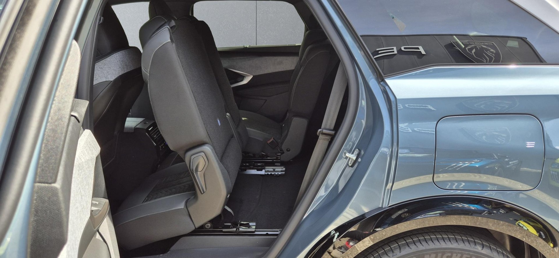 PEUGEOT 5008 e-GT-image-14