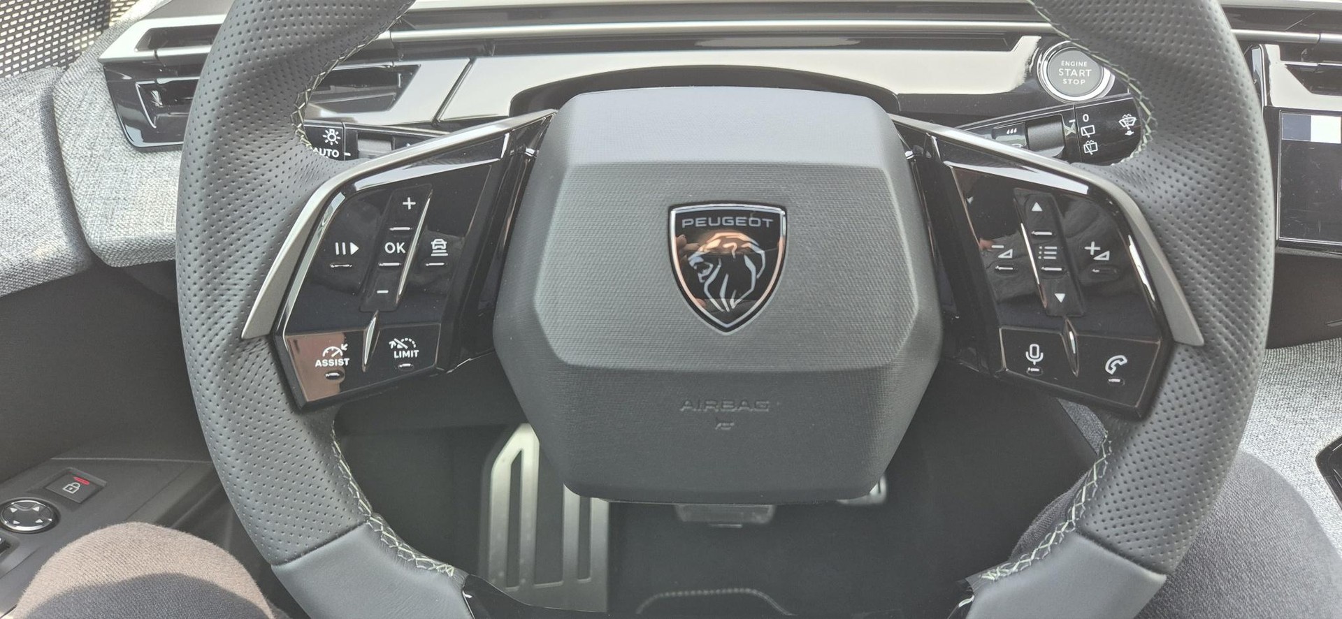 PEUGEOT 5008 e-GT-image-10