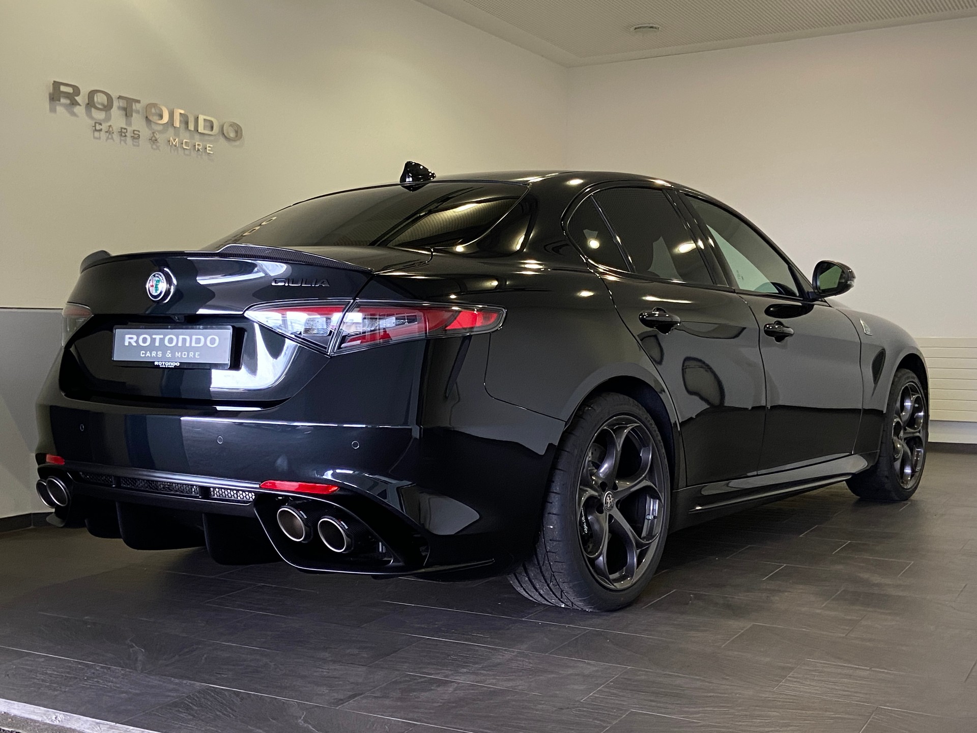 ALFA ROMEO Giulia 2.9 V6 Quadrifoglio Super Sport Carbonroof 1 of 275-showroom-element-1