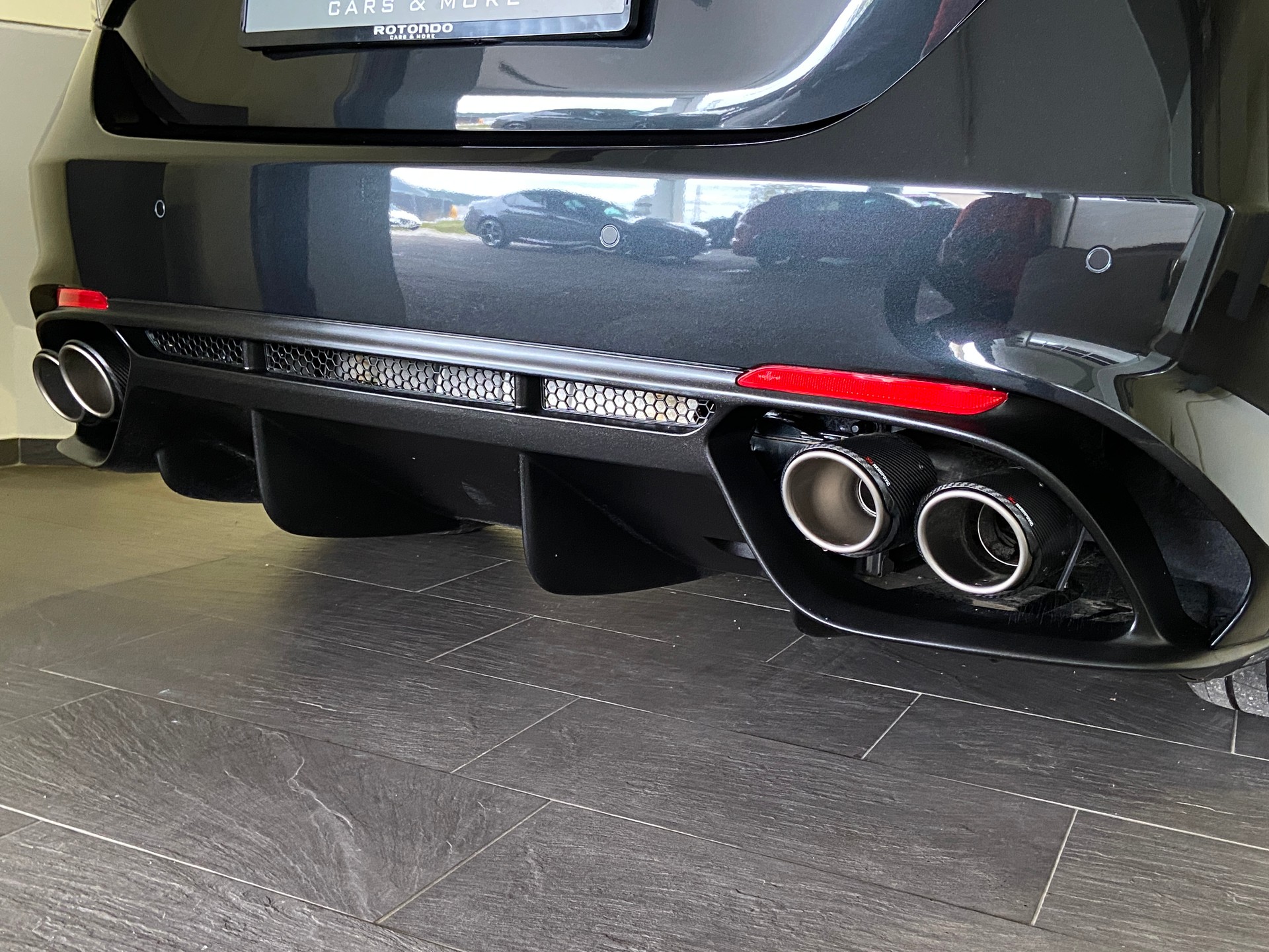 ALFA ROMEO Giulia 2.9 V6 Quadrifoglio Super Sport Carbonroof 1 of 275-showroom-element-3