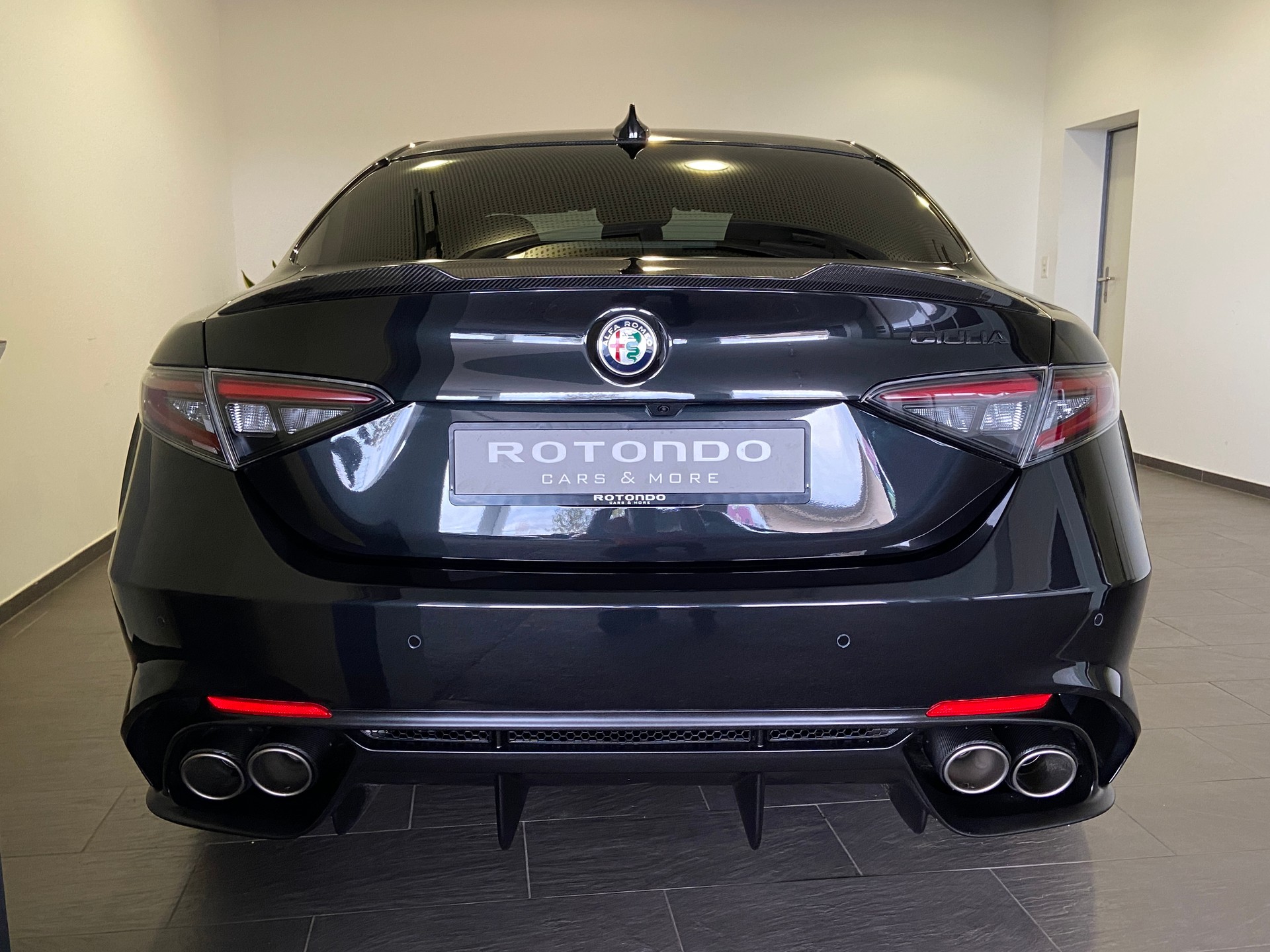 ALFA ROMEO Giulia 2.9 V6 Quadrifoglio Super Sport Carbonroof 1 of 275-showroom-element-2