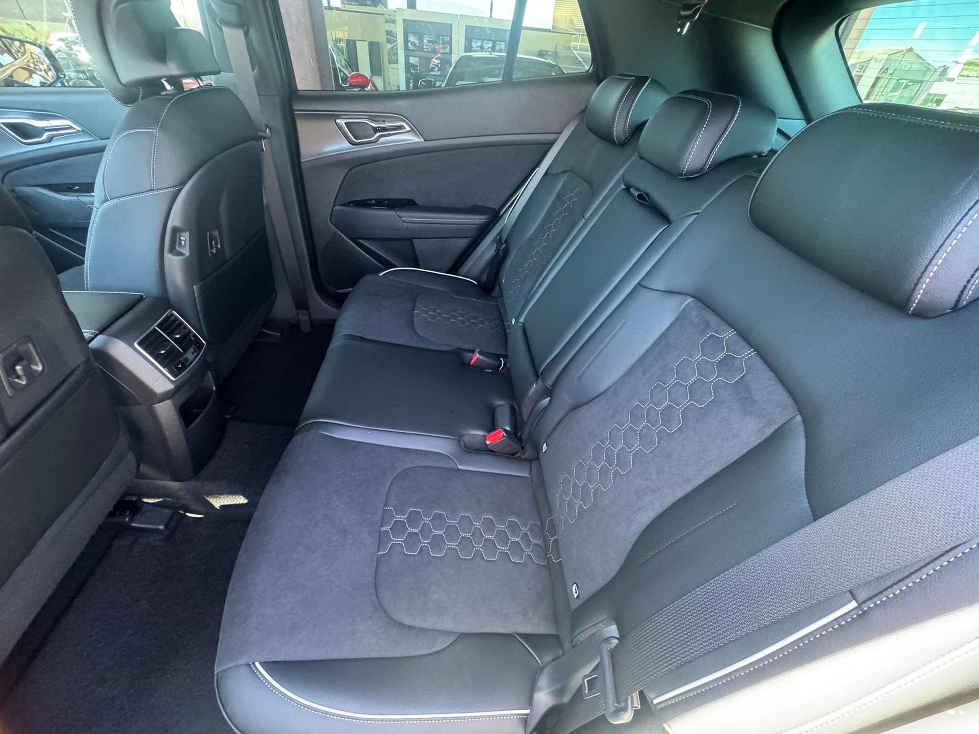 KIA Sportage 1.6T-GDi PHEV GT-Line 4x4 A-image-7