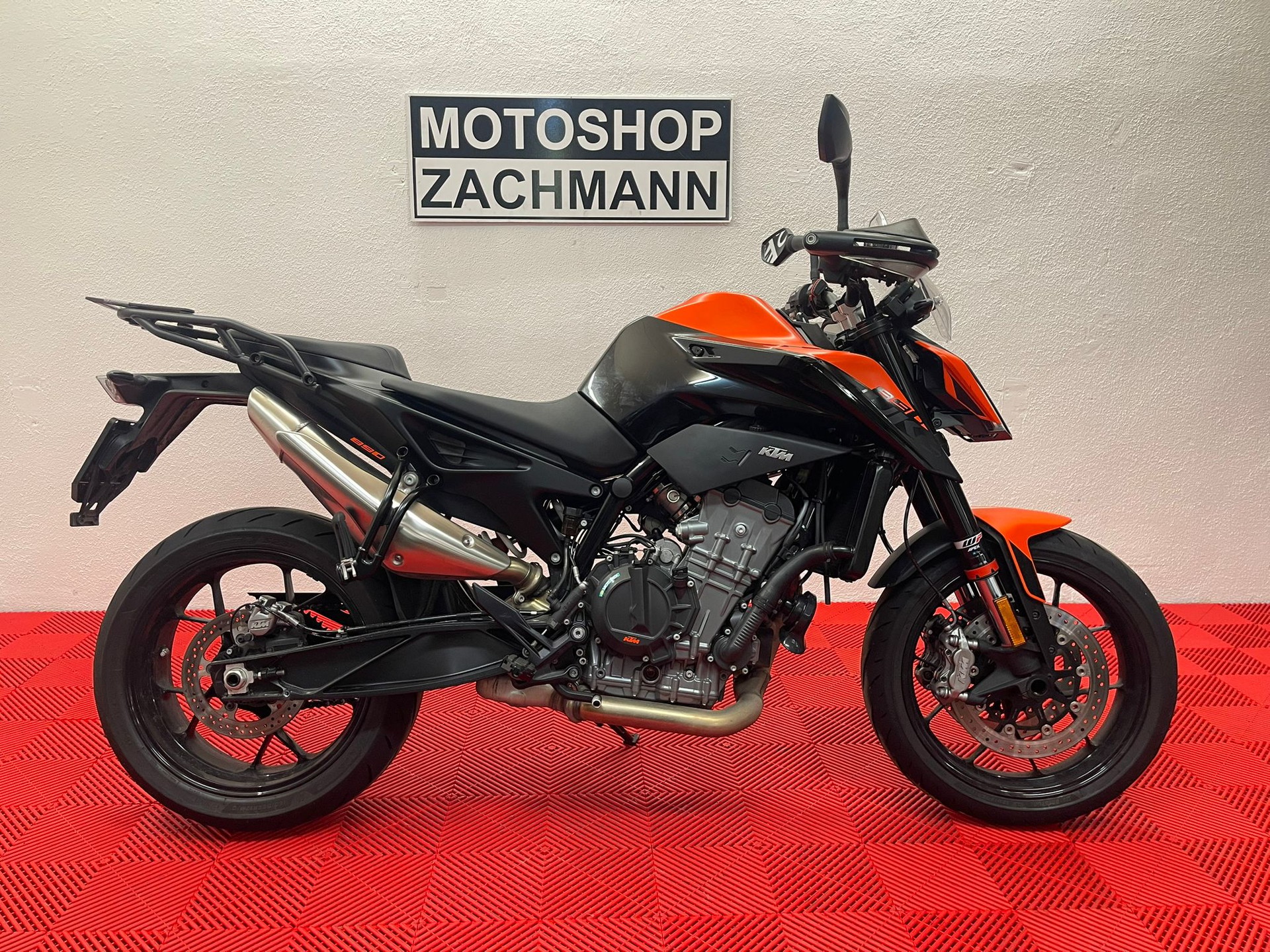 KTM 890 Duke