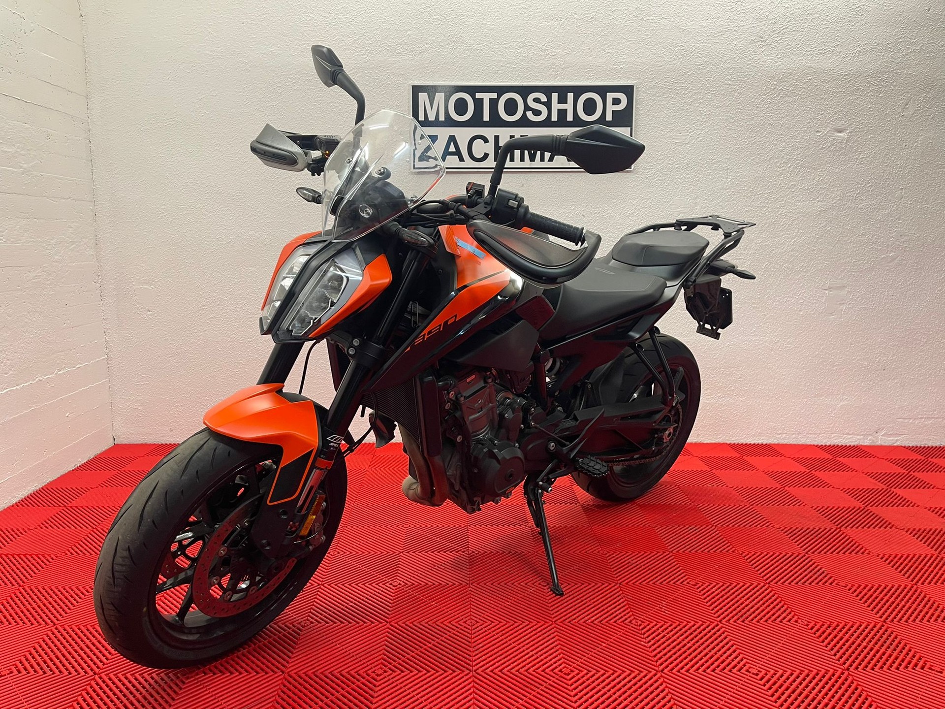 KTM 890 Duke-showroom-element-2
