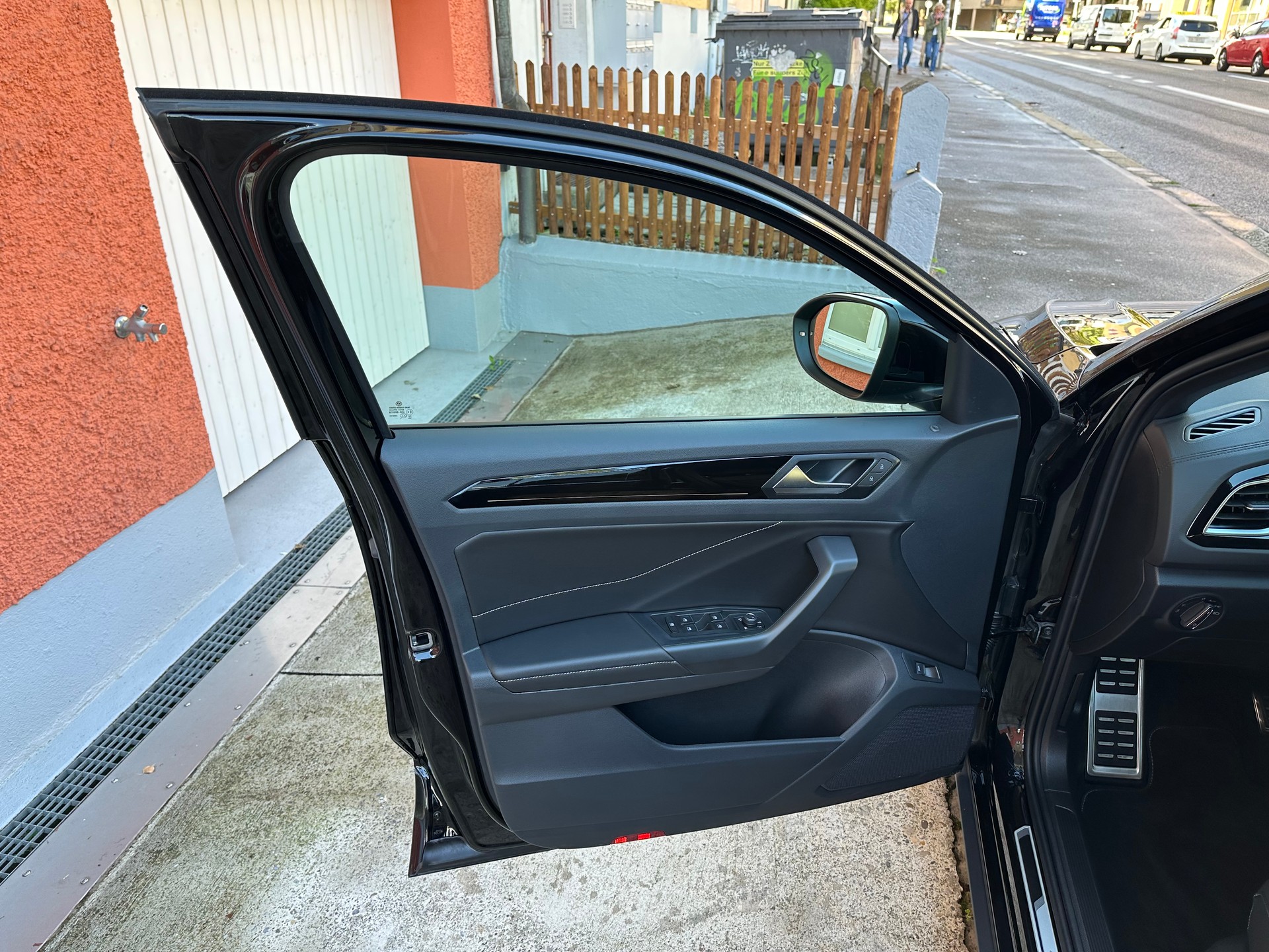 VW T-Roc 1.5 TSI EVO R-Line DSG-image-8
