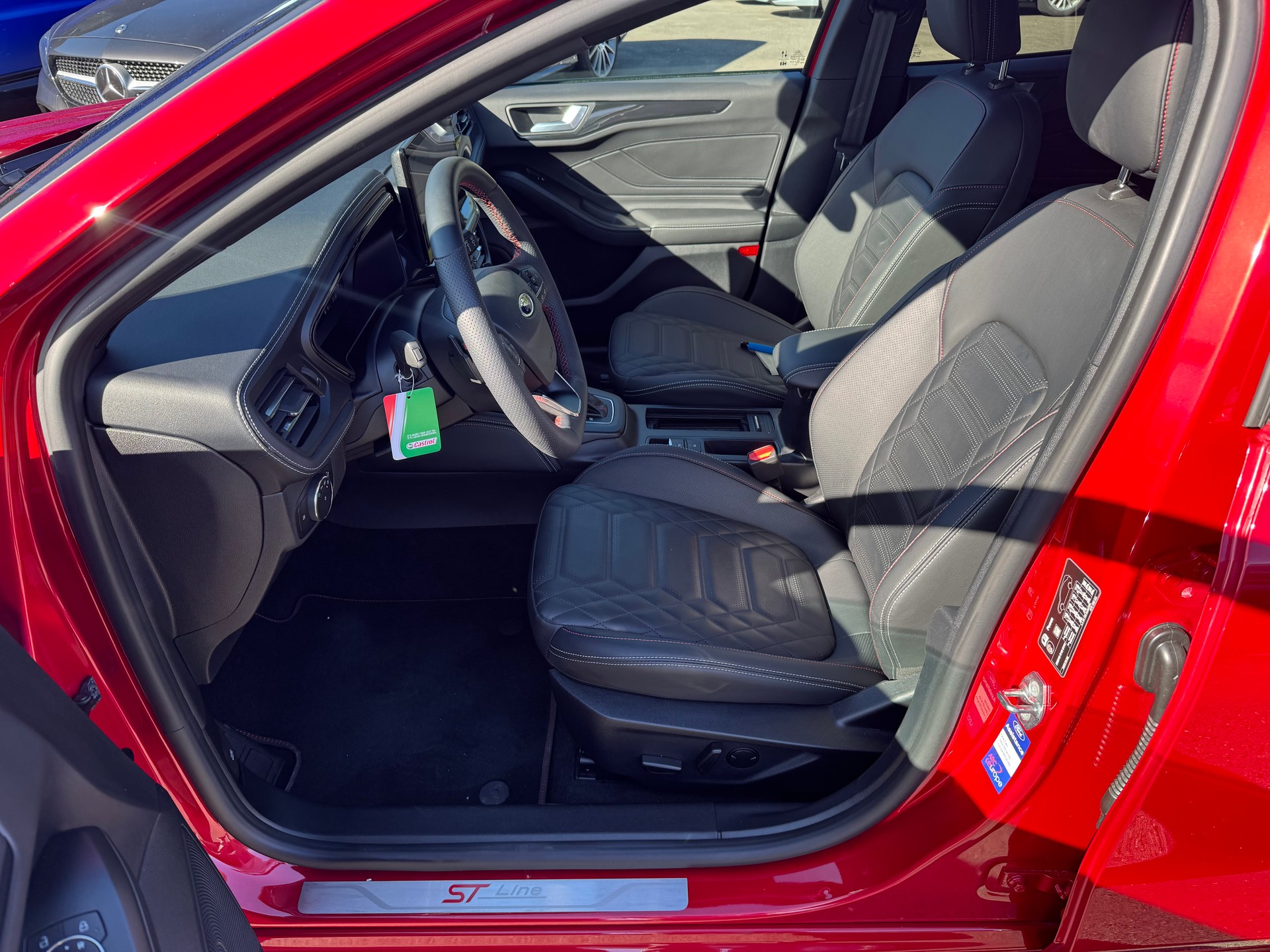 FORD Focus 1.0 MHEV ST-Line Vignale Automat-image-7