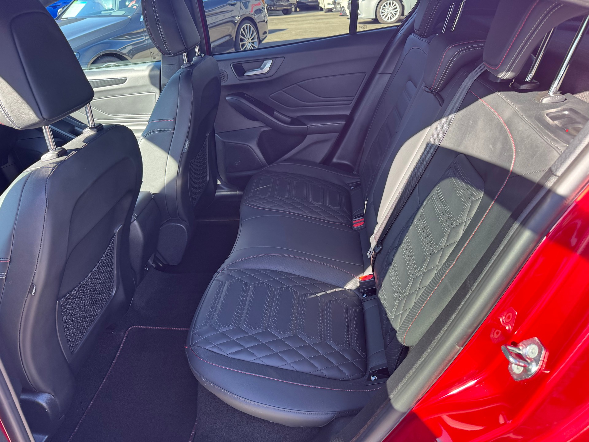 FORD Focus 1.0 MHEV ST-Line Vignale Automat-image-6