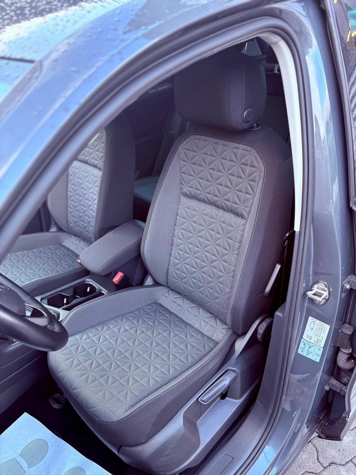 VW Tiguan 2.0TSI Life 4Motion DSG-image-5