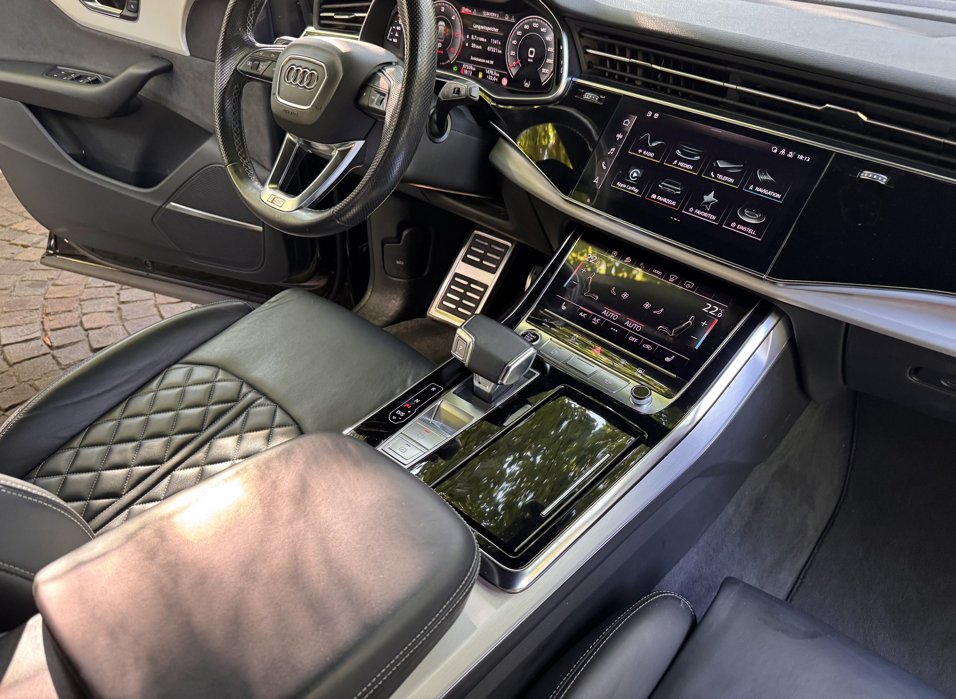 AUDI Q8 50 TDI Black Edition quattro tiptronic-image-4