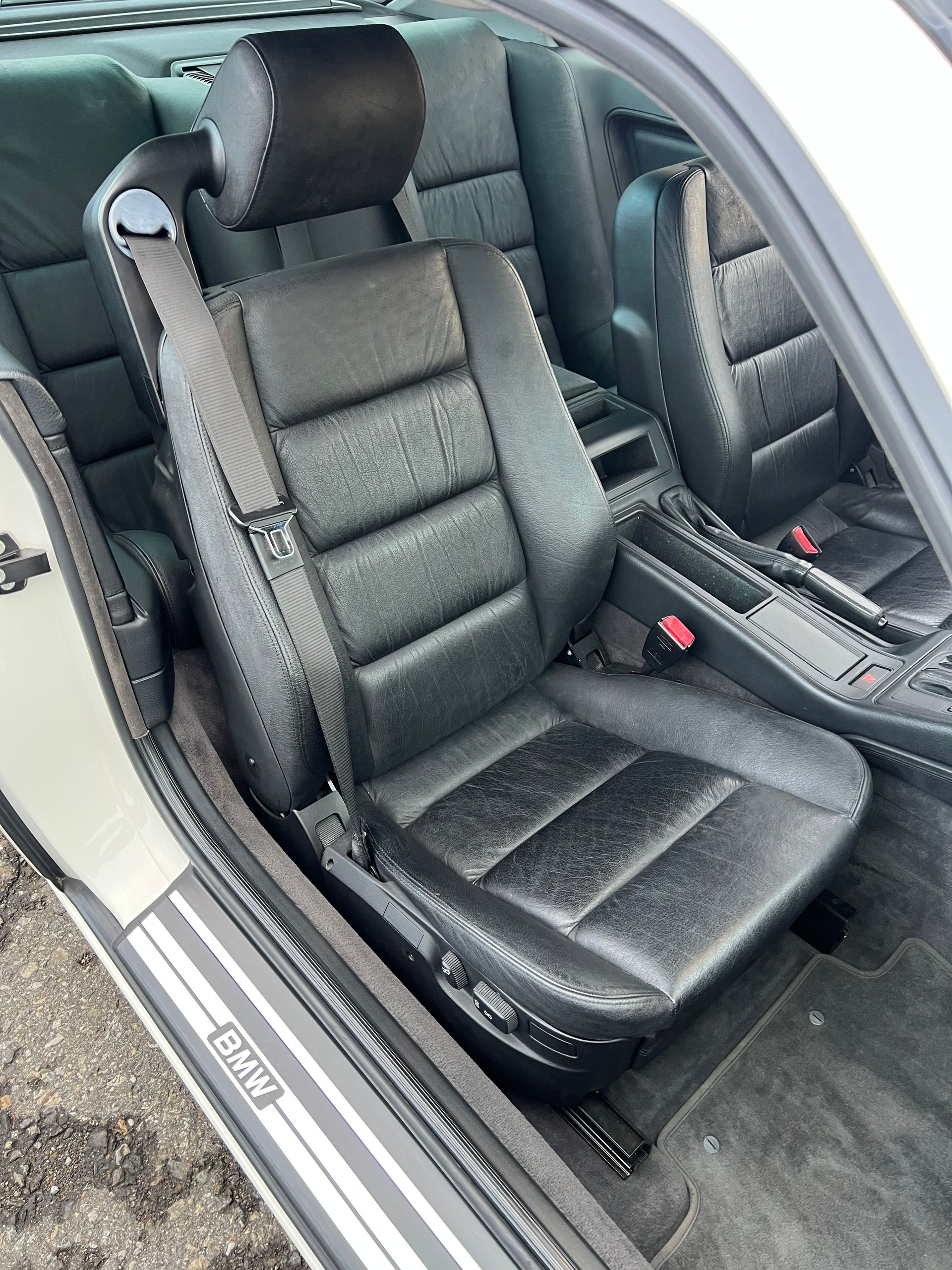BMW 850i A VETERAN-image-16