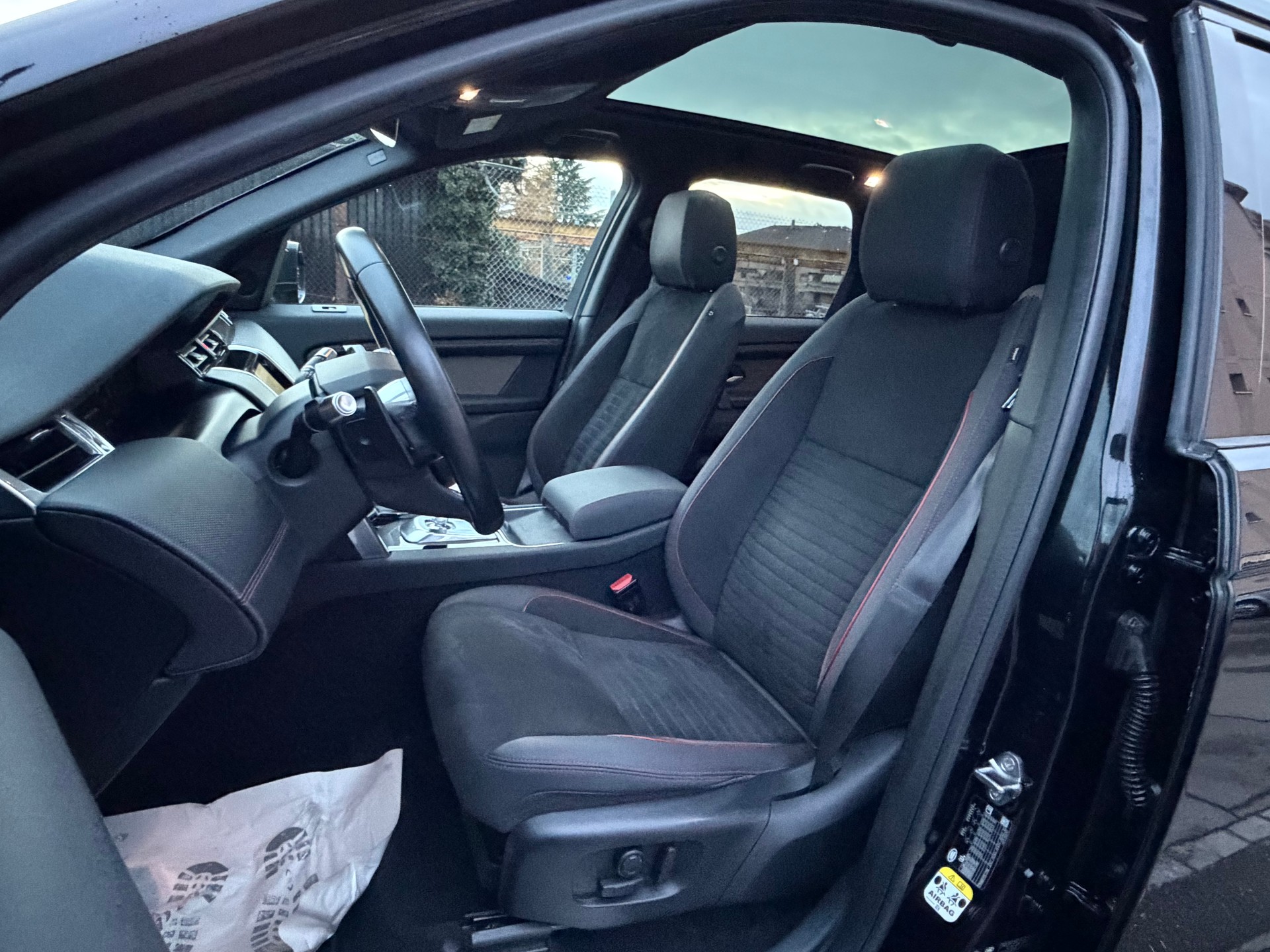 LAND ROVER Discovery Sport R Dyn P200 2.0 Si4 MHEV SE AT9-image-15