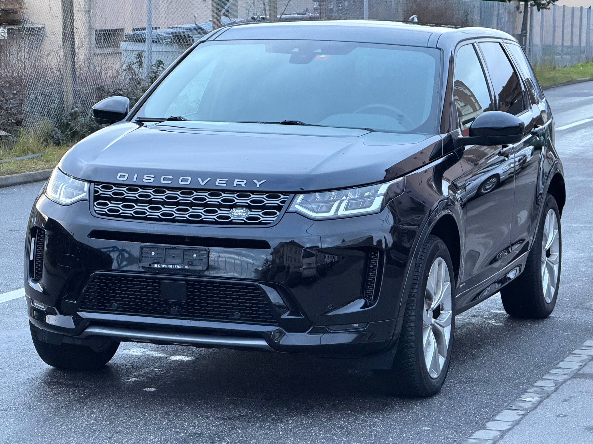 LAND ROVER Discovery Sport R Dyn P200 2.0 Si4 MHEV SE AT9-image-2