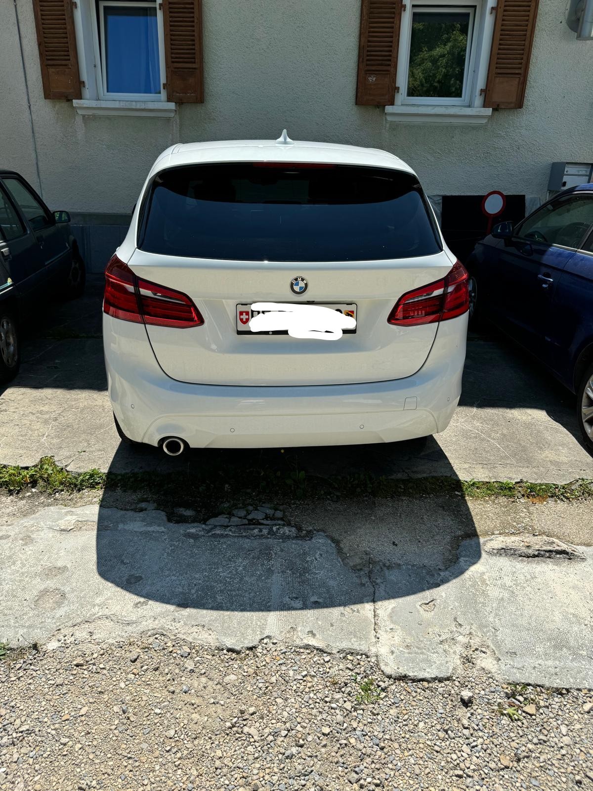 BMW 218i Active Tourer-image-5