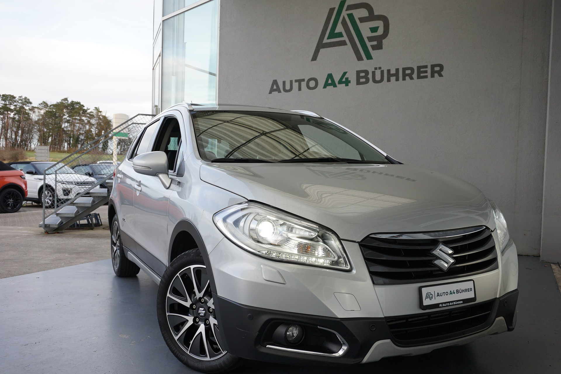SUZUKI SX-4 S-Cross 1,6 TD PizSulai Automat 4WD mit Lederausstattung-image-2