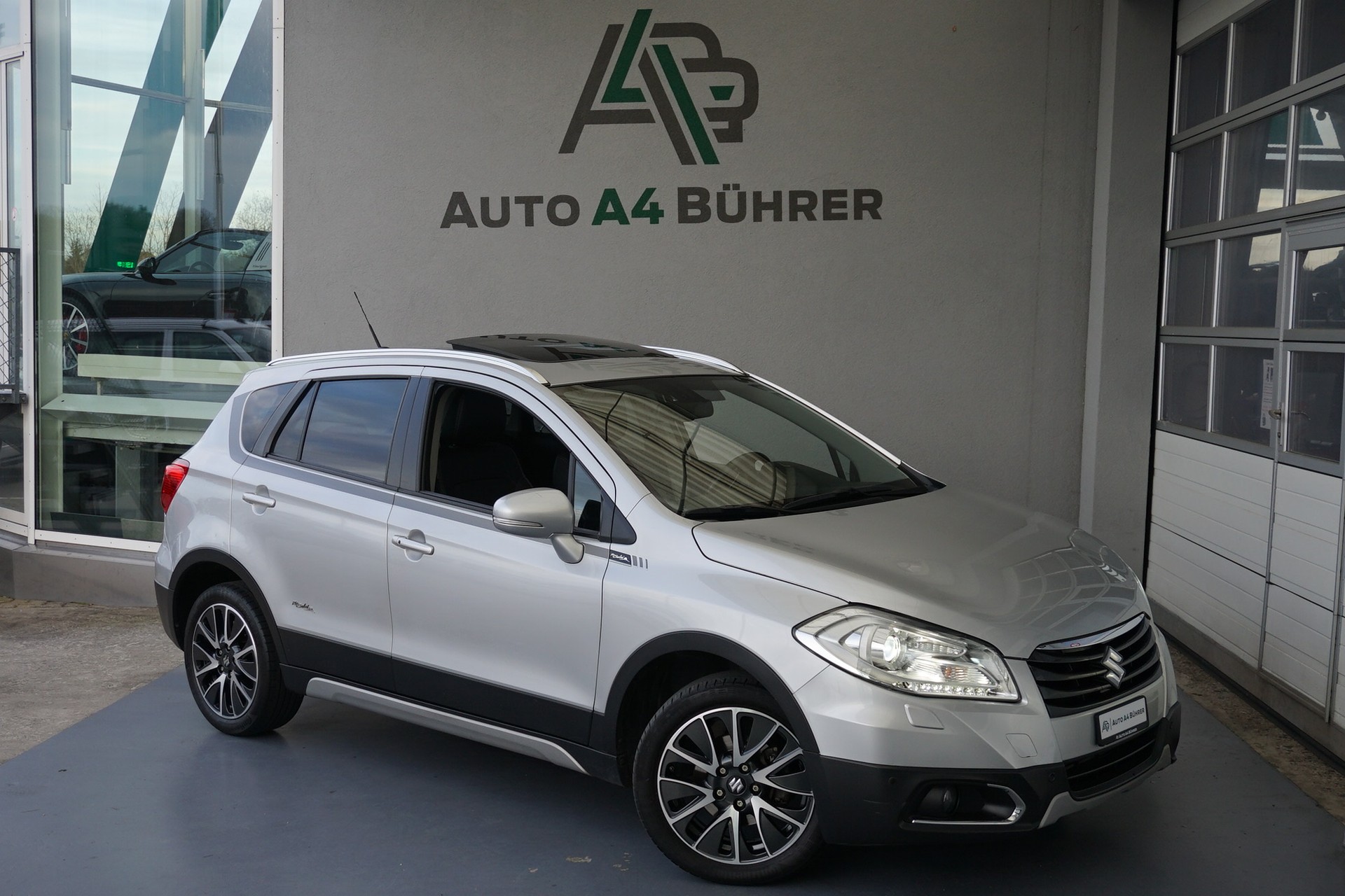 SUZUKI SX-4 S-Cross 1,6 TD PizSulai Automat 4WD mit Lederausstattung-image-1