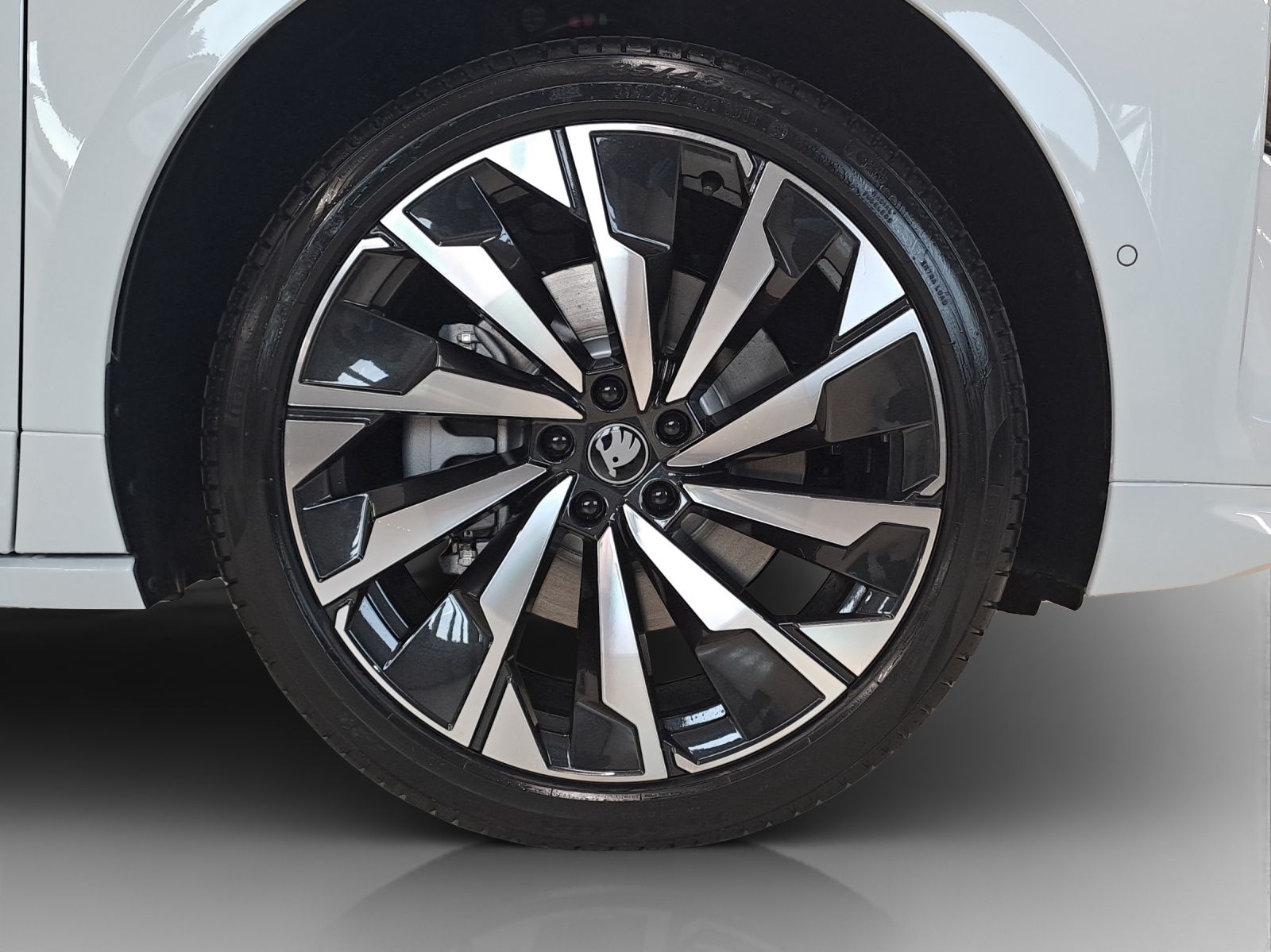 SKODA Enyaq 85x Sportline 4x4-image-14