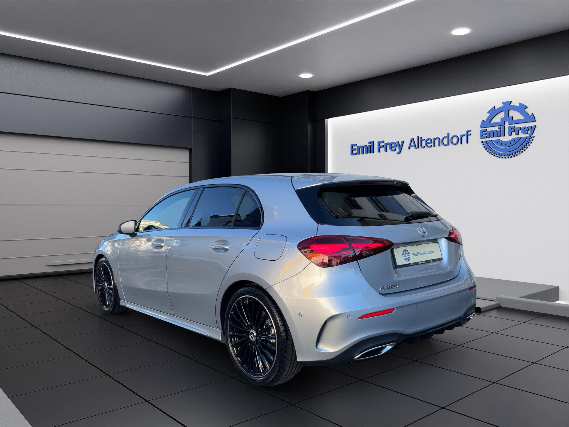 MERCEDES-BENZ A 200 Night Star AMG Line-image-3